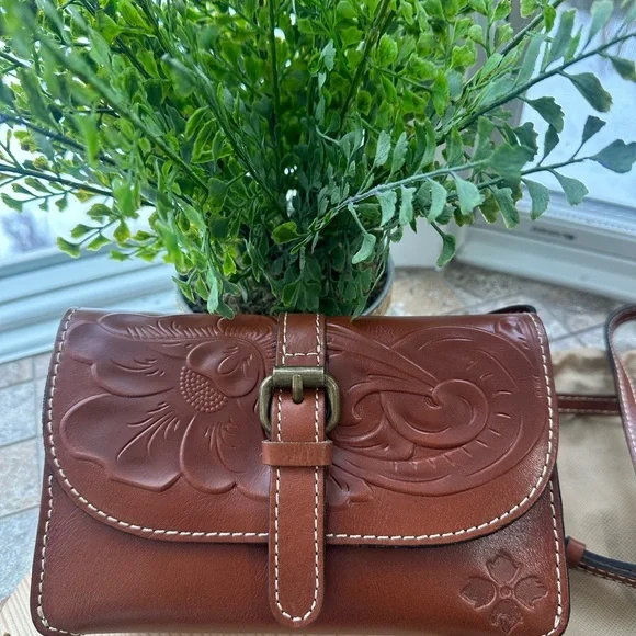 Patricia Nash Floral Embossed Tan Crossbody Bag TORRI TOOLED P06107 FLORANCE - Picture 12 of 13